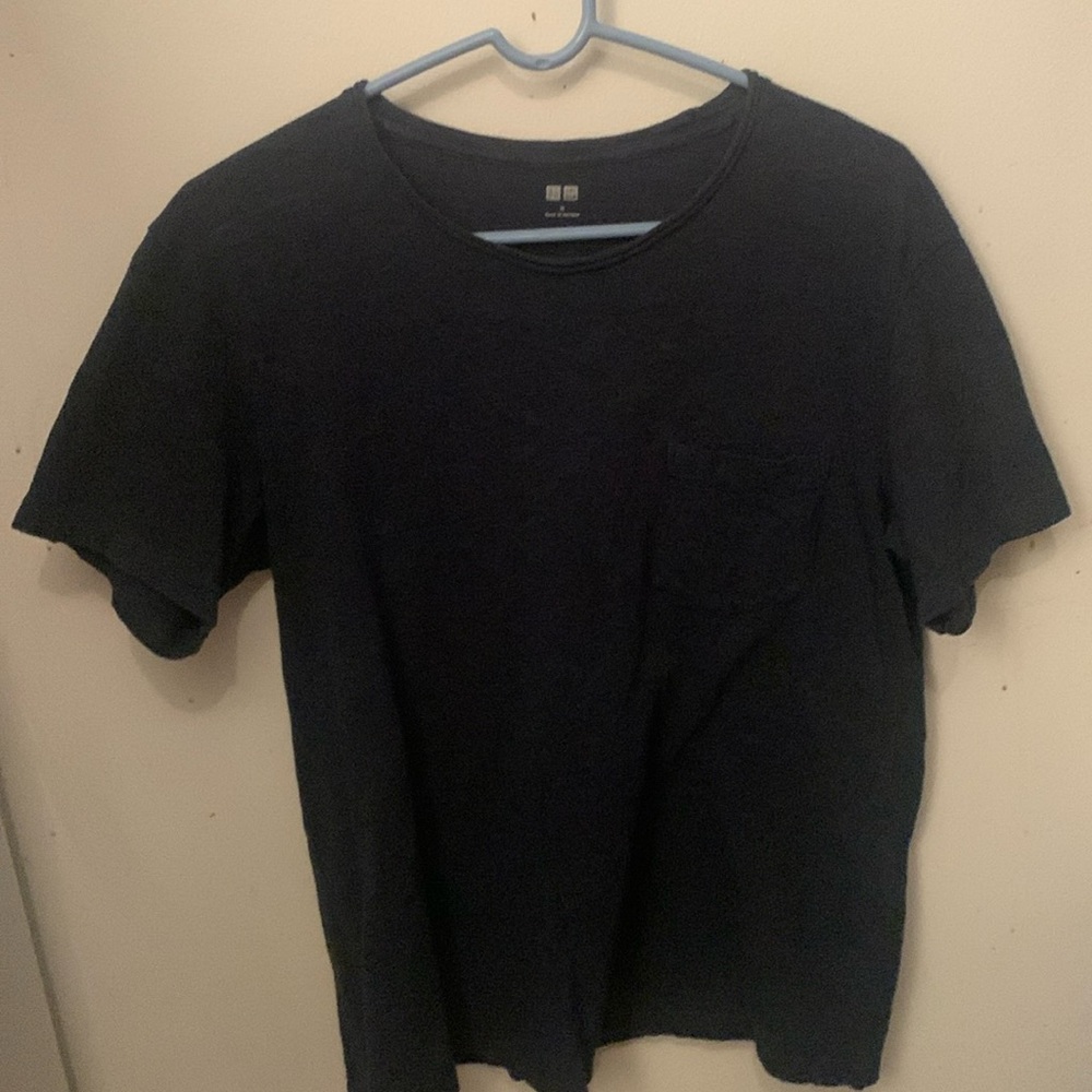 Stunning Uniqlo Midnight Blue 100% Cotton Tshirt w/ sharp front pocket SZ M